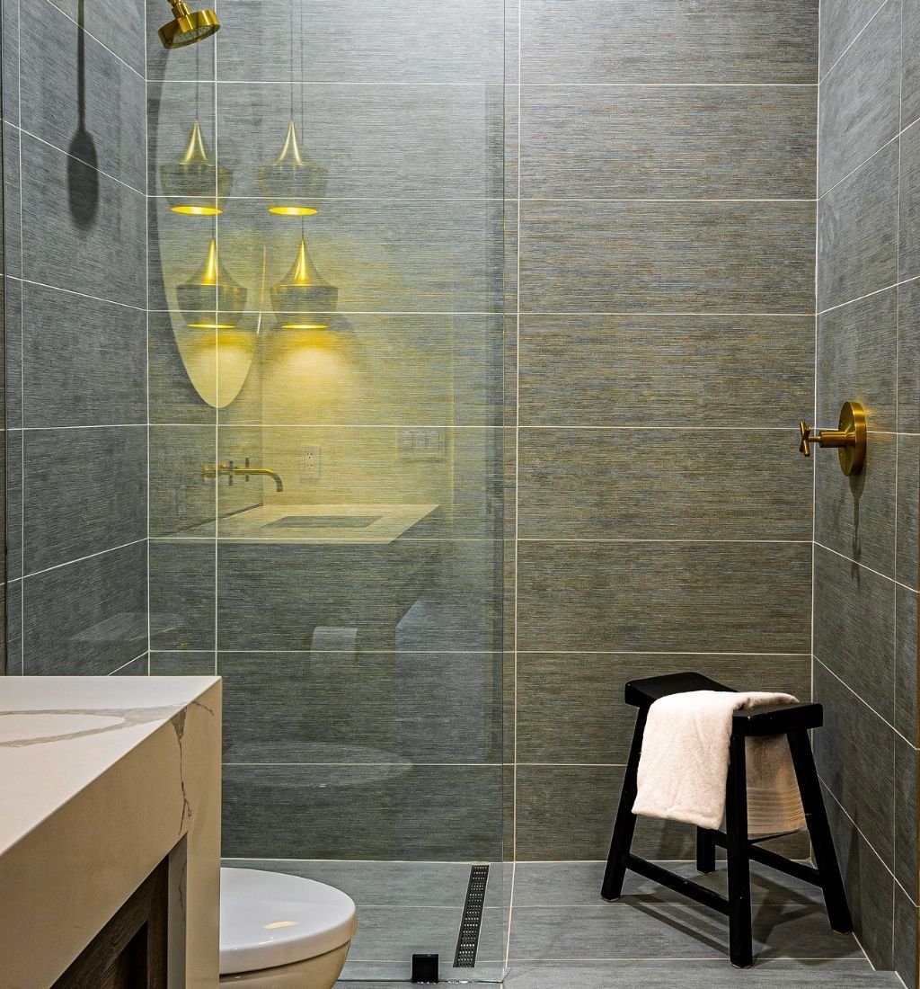 bathroom fitters SW1V 1QT